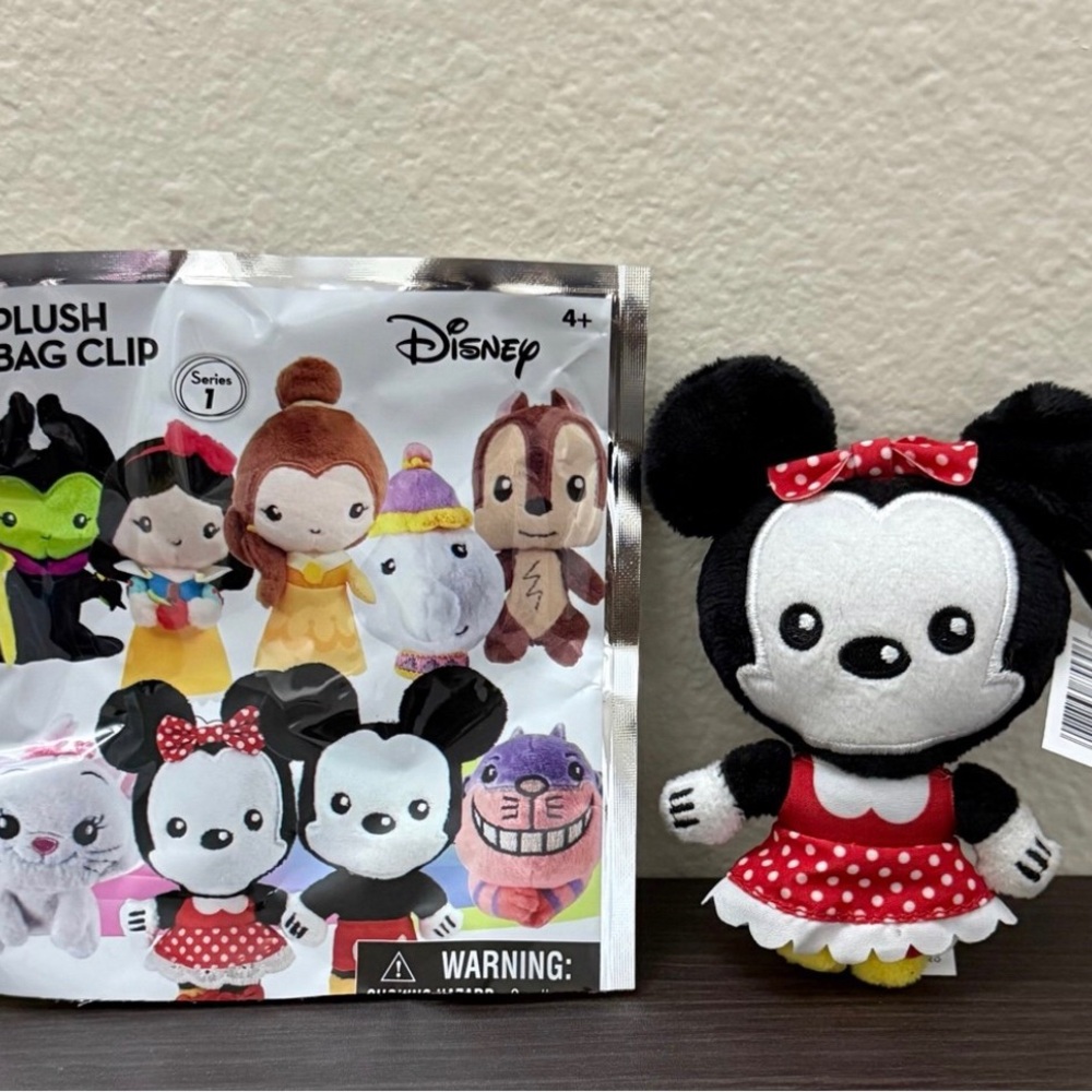 Disney plush blind bag series 1- Minnie Mouse